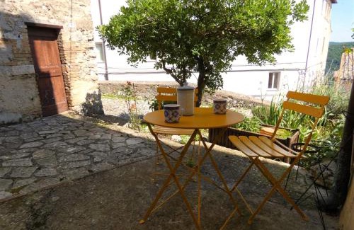 Amelia Apartment | Scappo in Umbria, L'affaccio