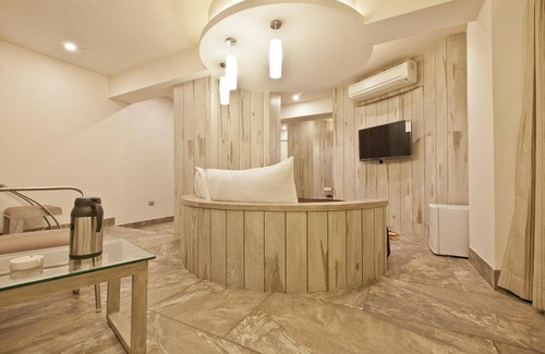 Navrangpura Hotel | Scenaria Hotel