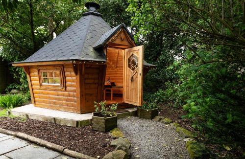 Workington House | Scenery Hill Hideaways The Coach House Charming Retreat with Jacuzzi and BBQ Hut Near the Lake District