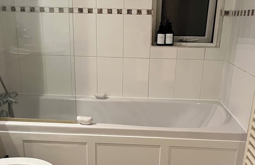 Royal Docks Apartment | Scenic 1 Bed room apartment near ExCeL London