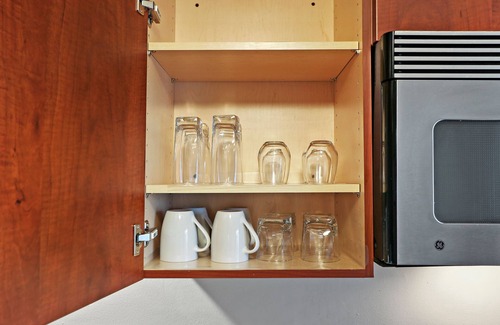 Arlington Heights Apartment | Scenic 1BR APT in Arlington Heights