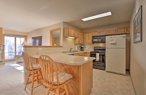 Wildernest Condo | Scenic Buffalo Village Condo w/View & Pool Access