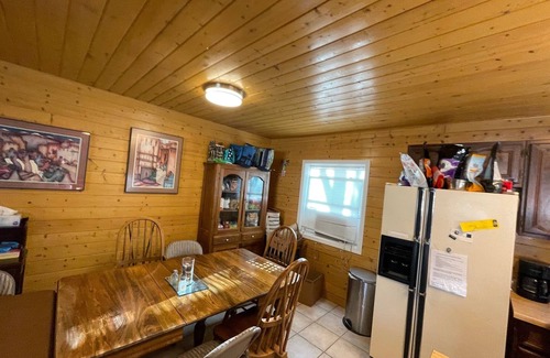 Cortez Cabin | SCENIC CABIN 35Ac Peace&Quiet Creek Pets Hiking 35min-MesaVerde, 5min-SandCanyon