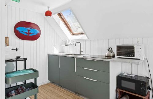 Næsby Strand House | Scenic Cottage Within Walking Distance To Beach
