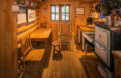 New Castle Other | Scenic Creekside Pet Friendly Ranch House with 5 Cabins and Sauna.