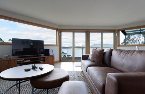 Gordon House | Scenic Getaway with Breathtaking Water Views