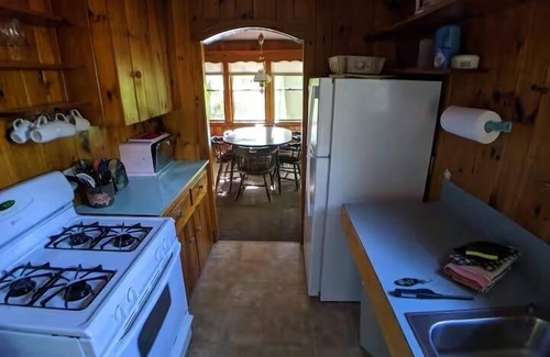 Raymond Cottage | Scenic Hideaway with Stunning Lake Views and Beach Access