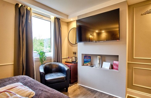 Tyndrum Hotel | Scenic Highland Room w/Mountain View, Free Parking, Indoor Games