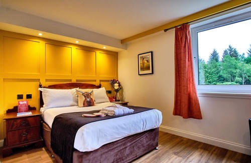 Tyndrum Hotel | Scenic Highland Room w/Mountain View, Free Parking, Indoor Games