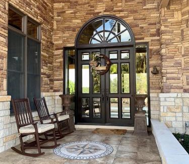 New Braunfels House | Scenic Hill Country Retreat - Rhino Ranch