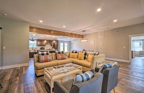 Cleveland House | Scenic Home on 20-Acre Farm: Families Welcome