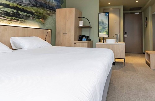 Marknesse Hotel | Scenic Hotel Stay in Marknesse – Great for Hiking, Biking, and Boating Nearby