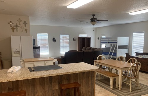 Brookeland House | Scenic Lakefront 5 miles from Millcreek boat ramp Great for fishermen!