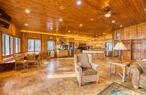 Yankton Cabin | Scenic Lodge- Lewis and Clark Resort