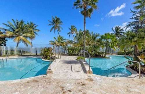 Herreras Apartment | Scenic Penthouse in Grand Bay