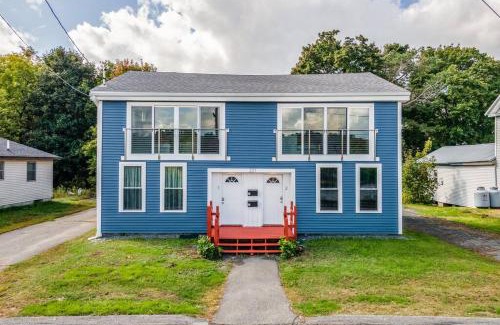 Costigan Apartment | Scenic Riverside - 4 BD - Parking Available