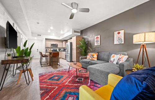 Downtown Salt Lake City Apartment | Scenic SLC Apartment w Pool & Gym