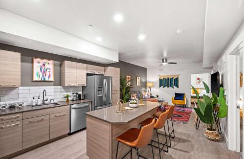 Downtown Salt Lake City Apartment | Scenic SLC Apartment w Pool & Gym
