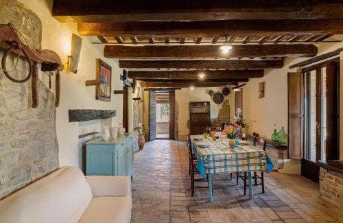 Monte San Martino House | Scenic Stay in Le Marche
