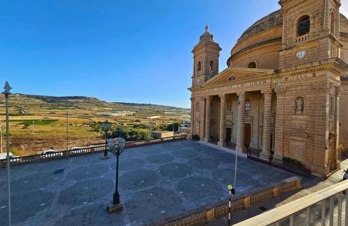 Mgarr House | Scenic Views - A Stylish Getaway in Mgarr