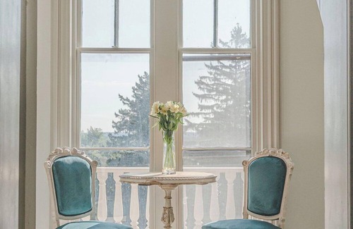 Kingston Hotel | Scenic Views and Modern Comforts! Near Hudson River Maritime Museum