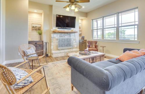 Fischer House | Scenic Views, Fire Pit Texas Hill Country Getaway