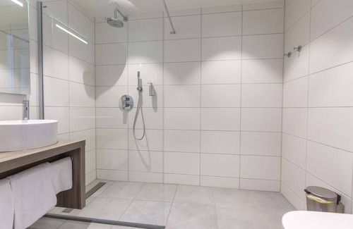 Oranjeplaat Hotel | Scenic Views & Peaceful Stay in Stylish Room Near Iguana reptile Zoo