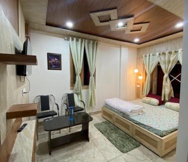 Theog House | Scenic Village Stay near Kufri With Bonfire & Veg Meals-Alpine Crest Homestay Kufri