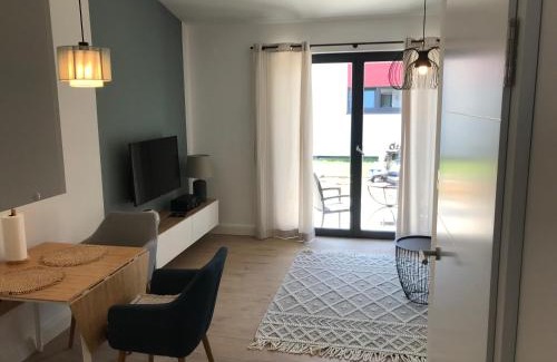 Dachau District Apartment | Schöne 1,5 Zimmer Wohnung mit Aussenterrasse, Nice small 1,5 room flat with an outside terrace