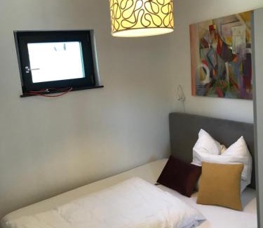 Dachau District Apartment | Schöne 1,5 Zimmer Wohnung mit Aussenterrasse, Nice small 1,5 room flat with an outside terrace