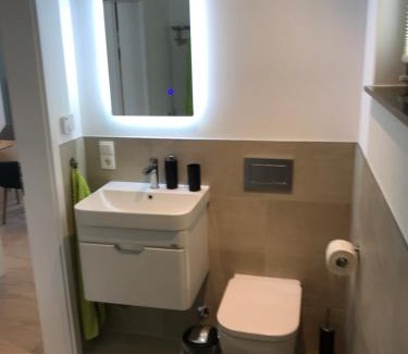 Dachau District Apartment | Schöne 1,5 Zimmer Wohnung mit Aussenterrasse, Nice small 1,5 room flat with an outside terrace
