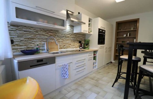 Neckarbischofsheim Apartment | Schöne Einliegerwhg in Villa mit Traumlage