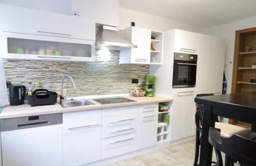 Neckarbischofsheim Apartment | Schöne Einliegerwhg in Villa mit Traumlage