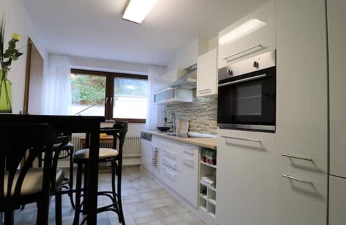 Neckarbischofsheim Apartment | Schöne Einliegerwhg in Villa mit Traumlage