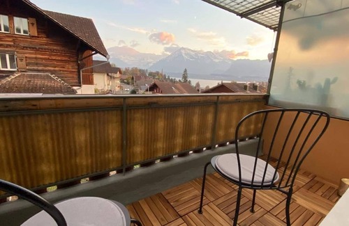 Huenibach Apartment | Schöne Ferienwohnung mit Seeblick