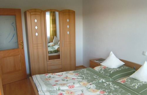 Bad Birnbach Apartment | Schöne Ferienwohnung mit Terrasse und Wlan