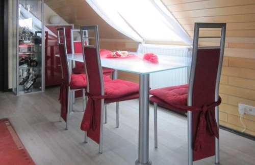Bremen Apartment | Schöne Ferienwohnung im HAUS SONNENGARTEN mit WLAN und Parkplatz in Achim bei Bremen