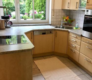 Wackersdorf Apartment | Schöne Gartenwohnung im Seenland