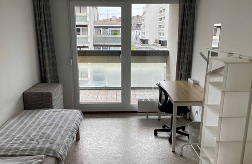 Karlsruhe City Centre Apartment | Schöne, Gemütliche und Zentrale Wohnung mit Großem Balkon - Appartement mit 3 Schlafzimmern