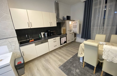 Selb Apartment | Schöne Wohnung 72qm, Nähe Stadt- & Schulzentrum, 8 km von der Tschechei Entfernt