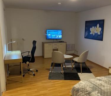 Yorckgebiet Apartment | Schöne Wohnung für Tagesgäste, Studenten oder Handwerker, Chemnitz Gablenz, ÖPNV direkt vor der Tür, Internet & TV inkl
