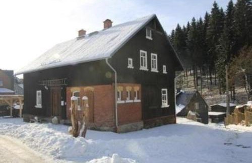Klingenthal Apartment | Schöne Wohnung in Klingenthal mit Garten, Grill und Terrasse