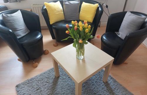 Zwenkau Apartment | Schöne Zwei-Zimmer-Wohnung "W2" mit 4 Einzelbetten und WLAN in Zwenkau bei Leipzig im Neuseenland