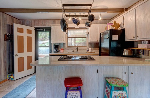 Ruidoso Cabin | Schaffer Scherenity | Pet Friendly, Hot Tub, Fence