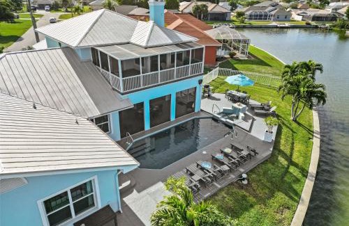 Cape Coral Villa | Schell-Topia Lake Front