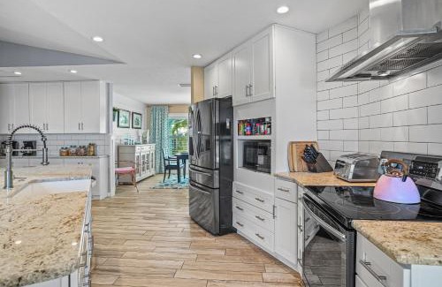 Cape Coral Villa | Schell-Topia Lake Front