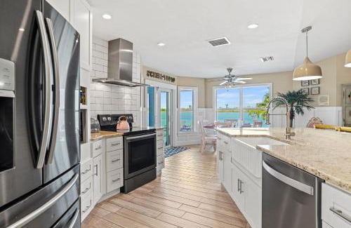 Cape Coral Villa | Schell-Topia Lake Front