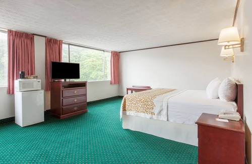 Seward Place Hotel | Schenectady Inn & Suites