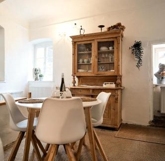 Krems an der Donau Apartment | Schlaf.Cabinet im Bio.Weingut (Lesehof seit 1424)