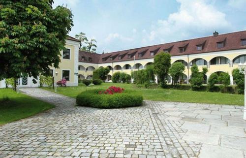Kirchham Apartment | Schloss Kirchham Appartement - & Wellnessanlage